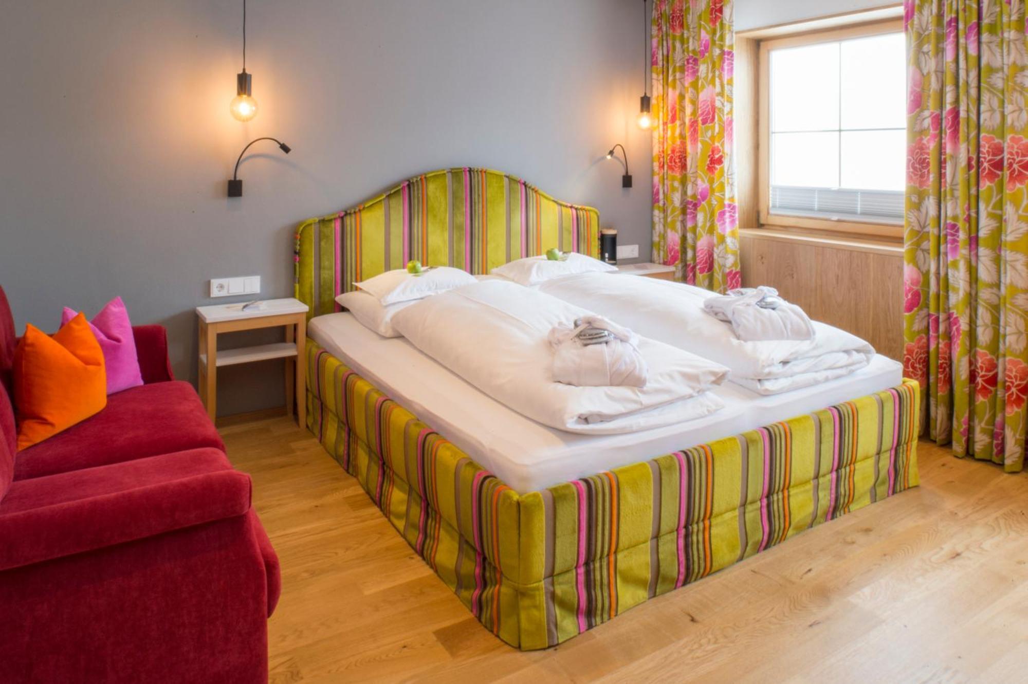 Hotel Stäfeli Lech am Arlberg Zimmer foto